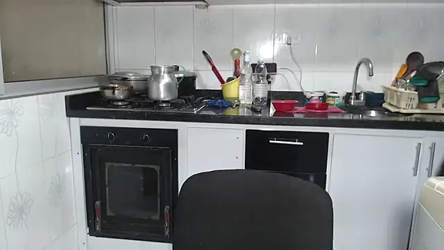 kateleyagrey Adlı Modelin Canlı XXX Sohbeti