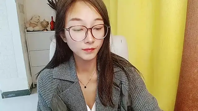 NIAN-er Adlı Modelin Canlı XXX Sohbeti