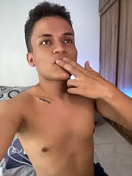 _Leo_Boy Chat XXX in diretta