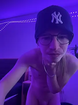YoungSebi XXX чат на живо