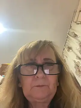 Irina2909@xh Adlı Modelin Canlı XXX Sohbeti