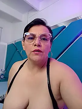 Natasha_miilf_ Adlı Modelin Canlı XXX Sohbeti