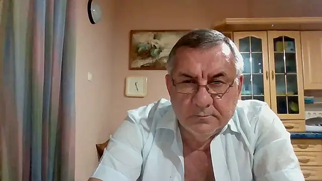 Онлайн чат XXX machomale3