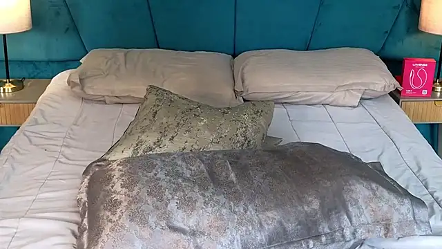 Aaron_Eze Chat XXX in diretta