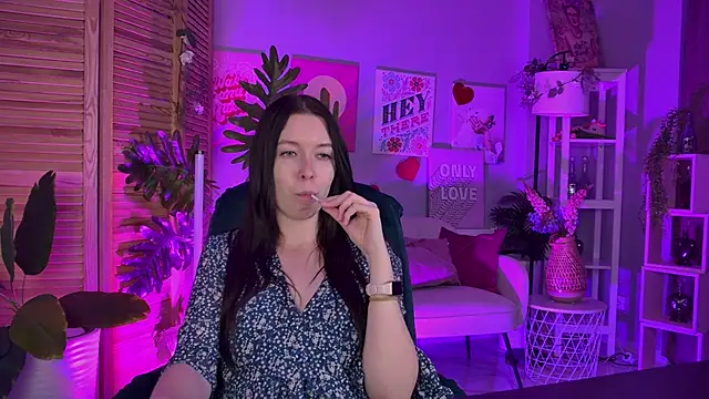 CoralieAshford's Live XXX Chat