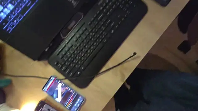 Vuitton Live XXX-chat