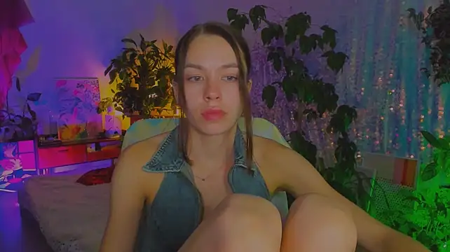 Chatroom XXX en direct de poli__