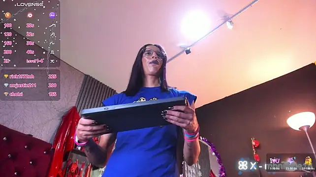 צ'אט XXX בשידור חי של MissNicoleSds