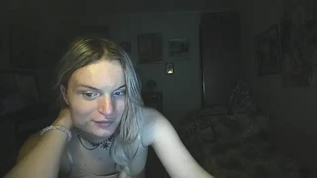 XXX chat uživo modela milliKira006