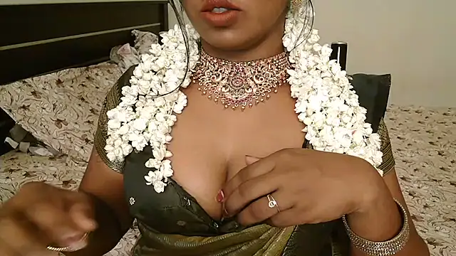 Dhiyapink Chat XXX in diretta