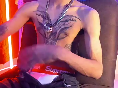 TerryPoolのライブXXXチャット