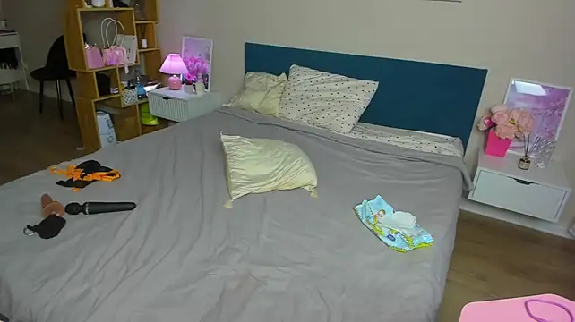 BritneyLix 现场XXX聊天