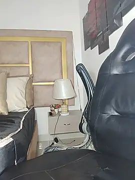 Czat XXX na żywo – _Shirley_