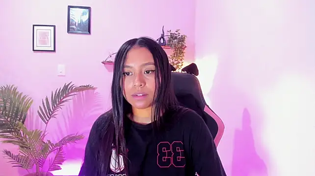 Chat +18 de Ciara8 ao vivo