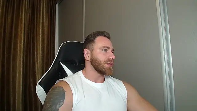 צ'אט XXX בשידור חי של Thori92
