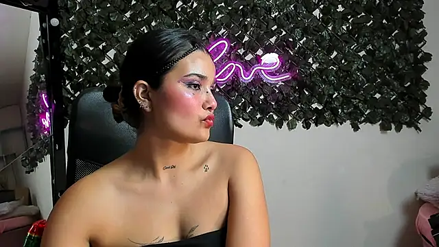 DestinyHills – Live XXX-chat