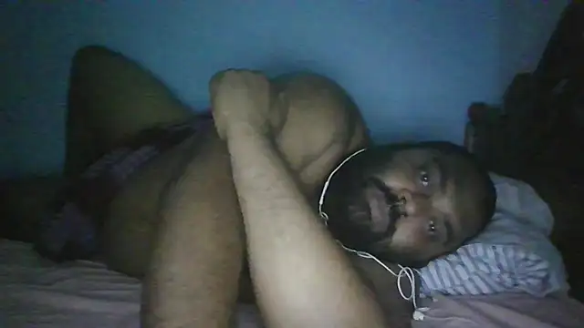 FatCockBoySL Adlı Modelin Canlı XXX Sohbeti