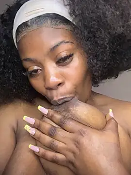 Thethicktities97 Live XXX Chat