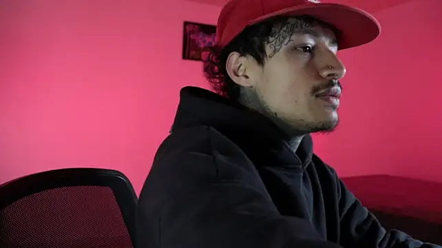 trieone – Naživo XXX chat