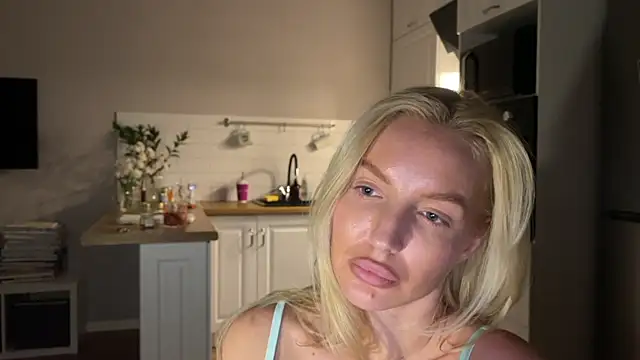 MauiBee Live XXX-chat