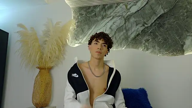 Monyel_Blake Adlı Modelin Canlı XXX Sohbeti