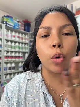 Chat +18 de ISABELLA__LUNA ao vivo