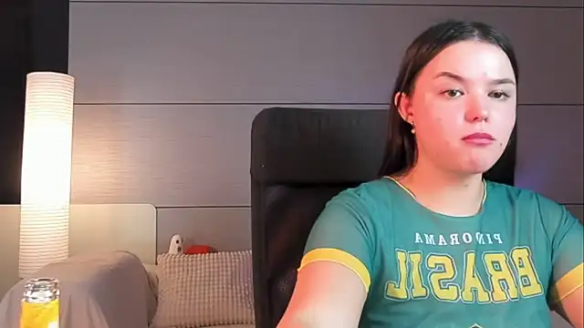 Laraaa_Loom 现场XXX聊天