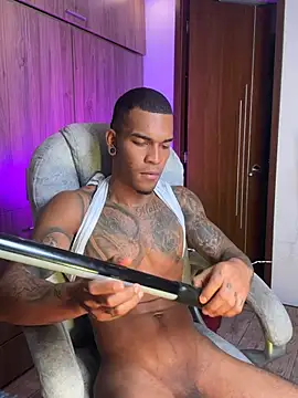 blackboy-strong Live XXX-Chat
