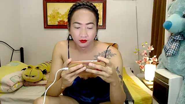 LovelyQueen69のライブXXXチャット