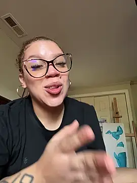 QueenNuttCollector 라이브 XXX 채팅