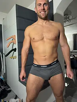 Онлайн чат XXX Johnytrain