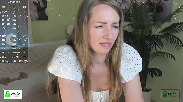 Queenymel Chat XXX live