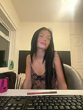 FlirtyFoxyxx Chat XXX in diretta