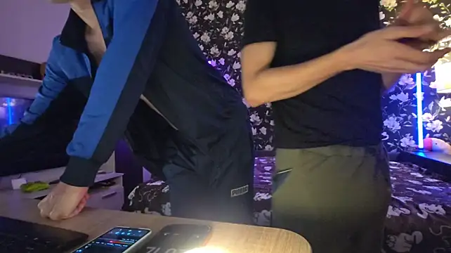 Vuitton Live XXX Chat