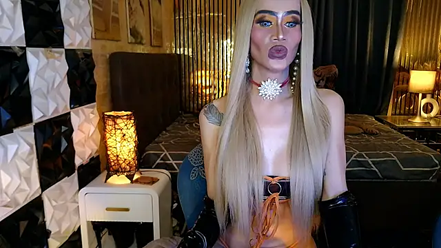 MonstrousCockDiva Chat XXX in diretta