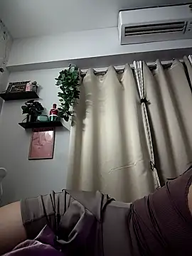QueenBebe99 Adlı Modelin Canlı XXX Sohbeti