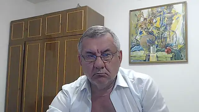 צ'אט XXX בשידור חי של machomale3