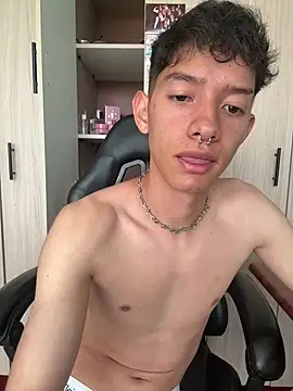 heyy_noah11's Live XXX Chat