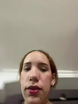 צ'אט XXX בשידור חי של LunaVal_