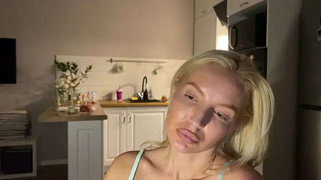 Živý XXX chat MauiBee