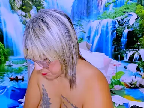 indianroxy live XXX chat