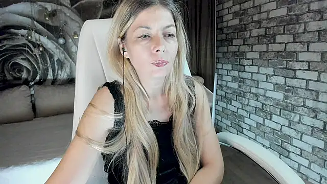 XXX chat uživo modela Eva_Melow