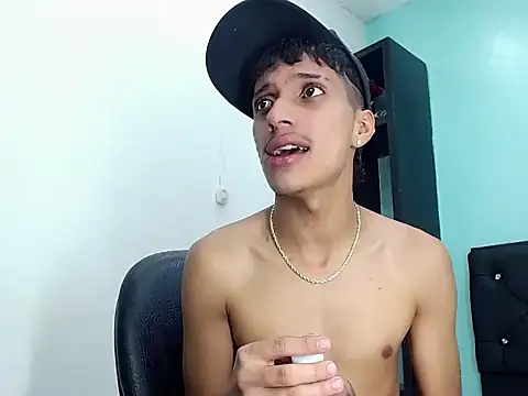 XXX chat uživo modela brayan__hot__