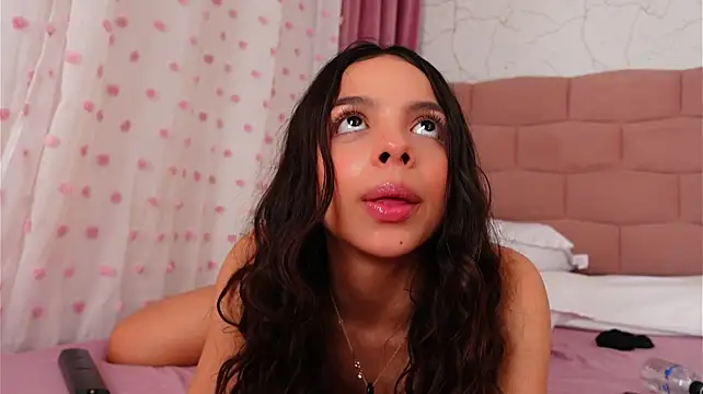 BambiRoses Adlı Modelin Canlı XXX Sohbeti