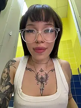 babydolll Adlı Modelin Canlı XXX Sohbeti