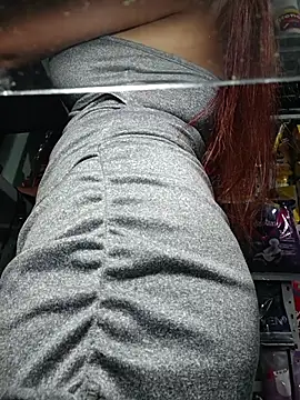 Chatroom XXX en direct de Queen_lorena