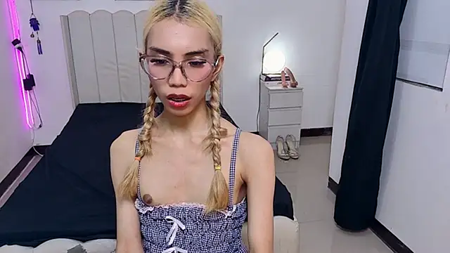 SabrinaVoss' Live XXX Chat
