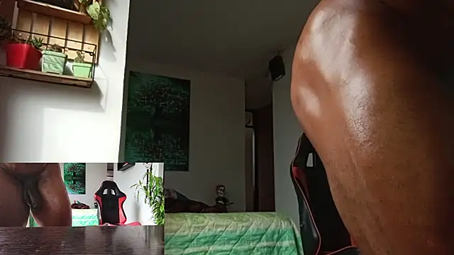 Adam_Valenciia Adlı Modelin Canlı XXX Sohbeti