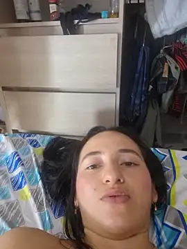 הופעת וובקאם של Naty_wet_17