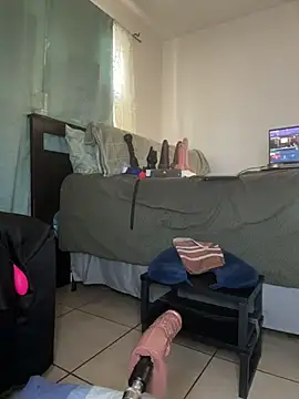 foreigntitts_'s Live XXX Chat
